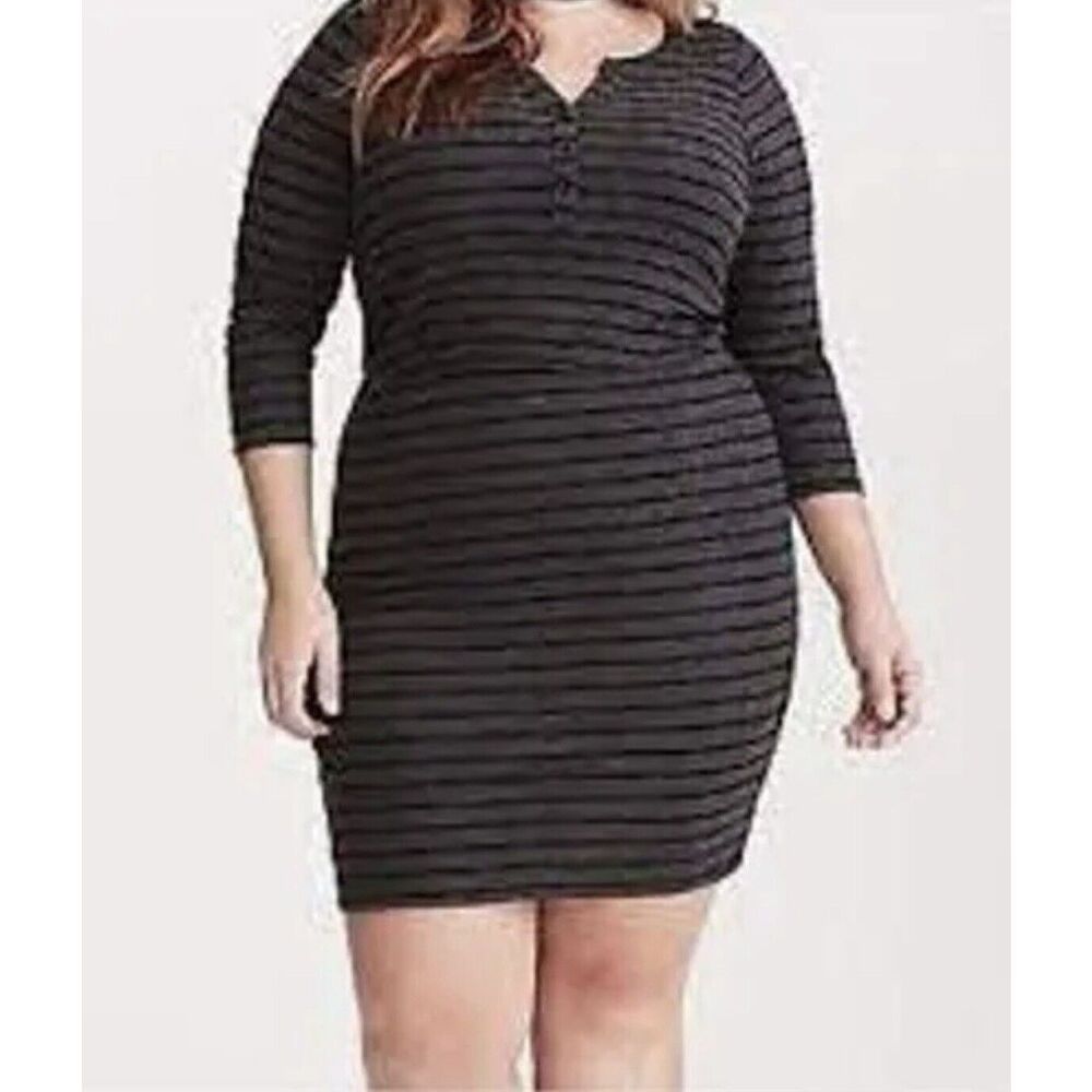 Torrid Striped Henley Dress - Size 2X- Gray/Black